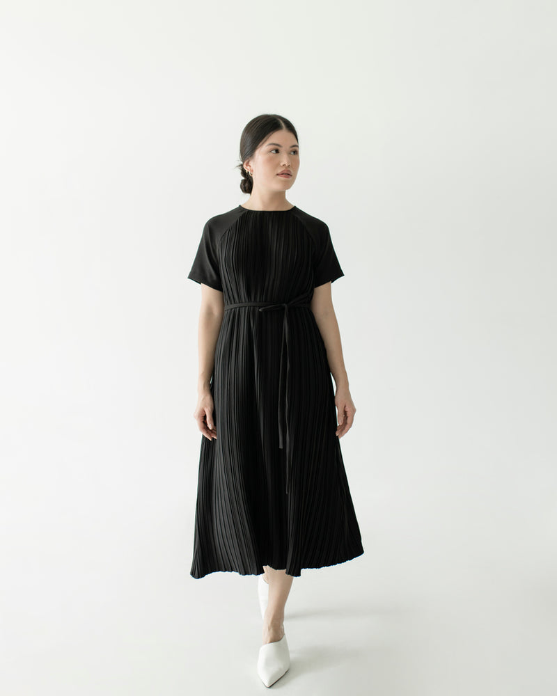 Hera Black Dress